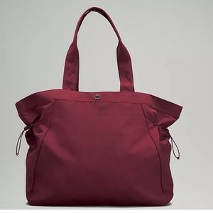 Lululemon Side-Clinch shopper bag
